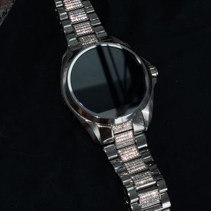 Michael Kors Pave Bradshaw Smartwatch